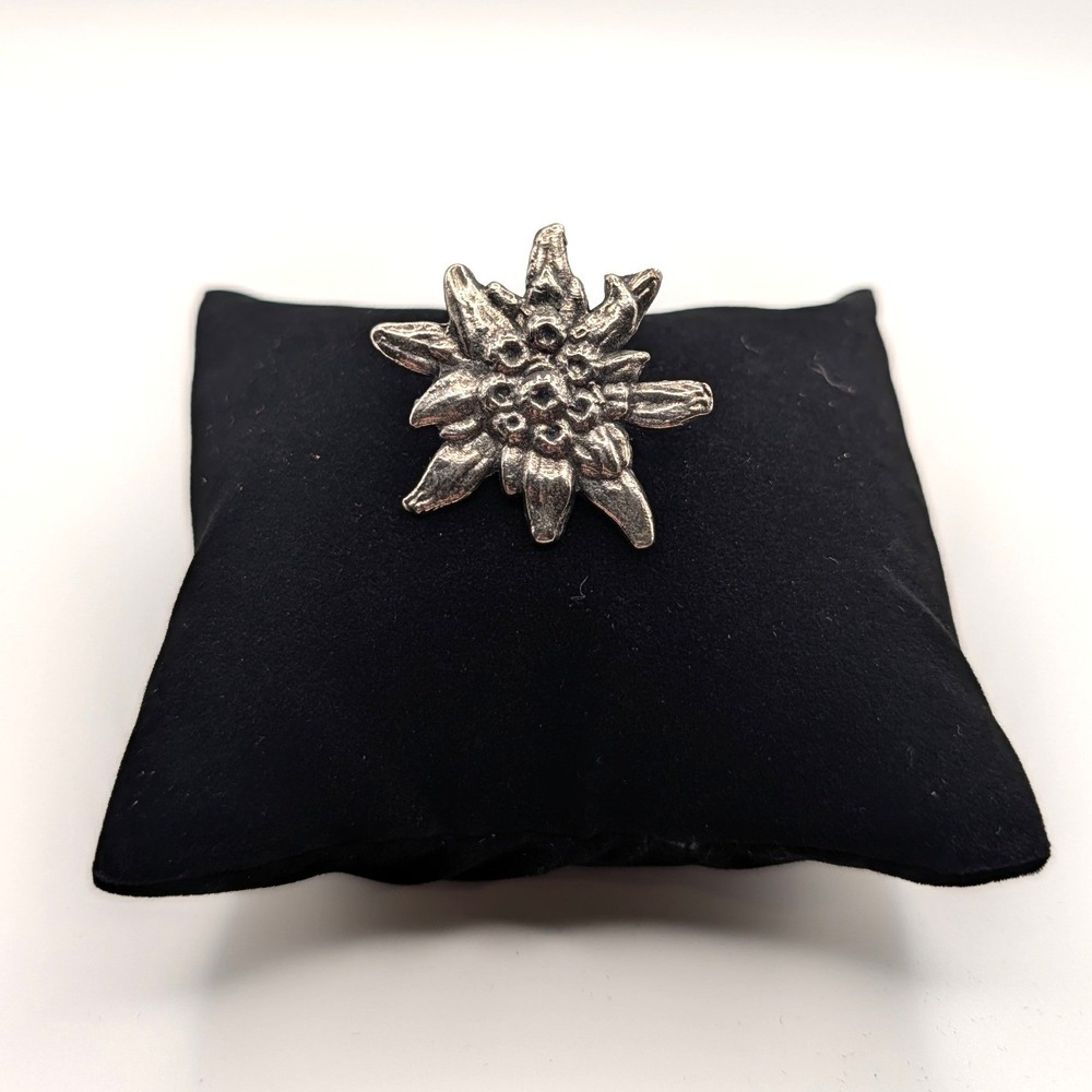 Edelweiss Flower Alpine Lapel Ski Pin Silver Tone Vintage Floral Accessory 1.25"